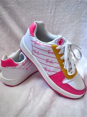 Barbie Low Top Sneakers Women's Size 7 Pink White Logo Lace Up Casual Shoes